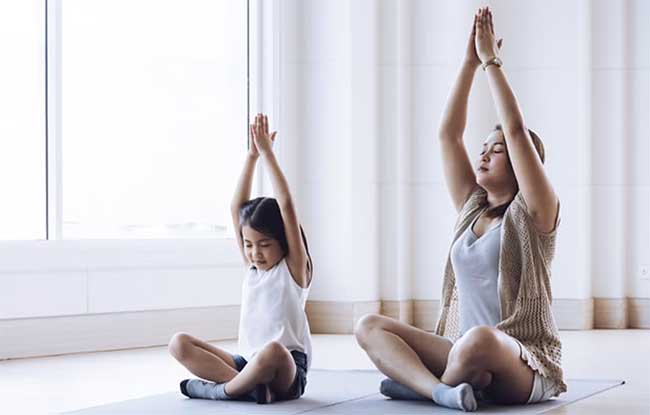 yoga at home vs studio